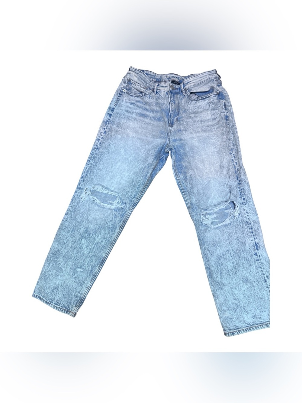 American Eagle Outfitters Light Wash Distressed Mom Jean